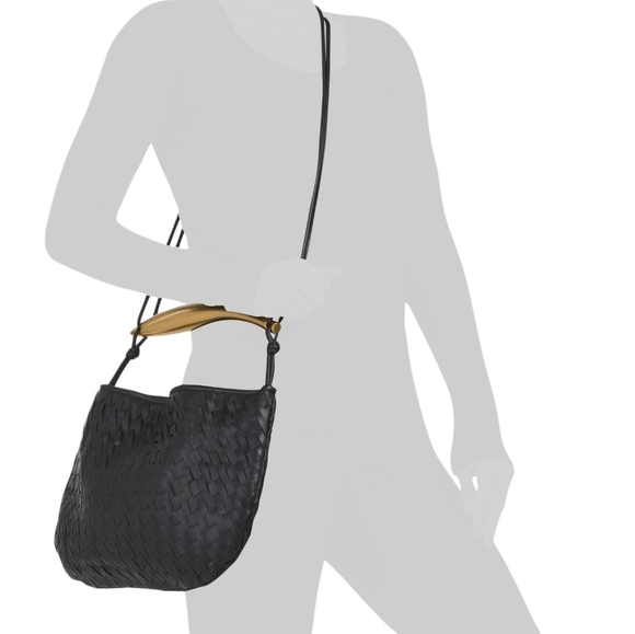🖤🔹️Walter Baker🔹️black leather Hazel Hand Woven With Shoulder Strap Wristlet - Picture 2 of 4